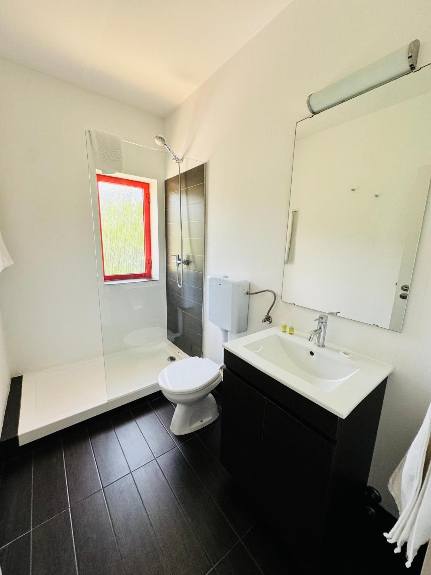 Nature & Beach Guest Rooms, Aldeamento Turistico Do Camarido Cristelo  Ruang foto